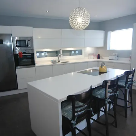 Villa Puerto Del Carmen Sleeps 10 With Pool And Air Con Puerto del Carmen (Lanzarote)