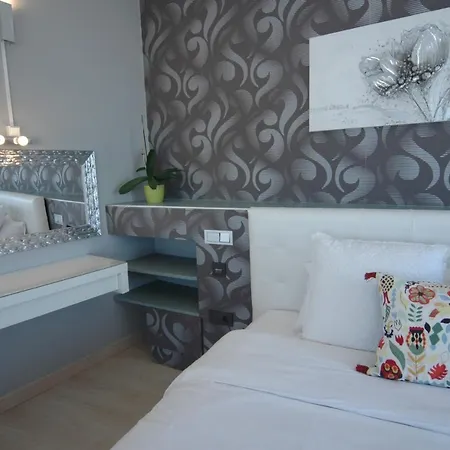 Puerto Del Carmen Sleeps 10 With Pool And Air Con Villa