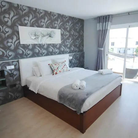 Villa Puerto Del Carmen Sleeps 10 With Pool And Air Con