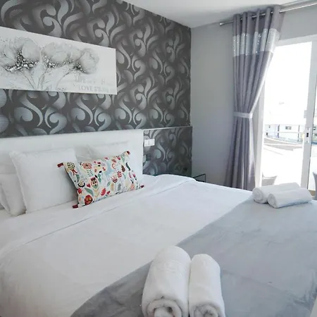 Puerto Del Carmen Sleeps 10 With Pool And Air Con Villa Puerto del Carmen (Lanzarote)